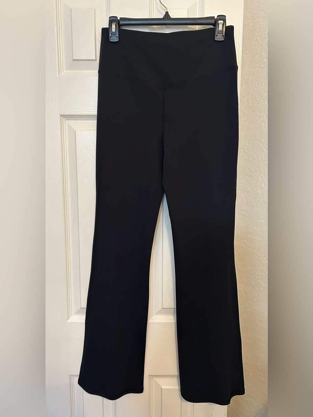 Women's Black High Waisted Yoga Pants —Stretch
